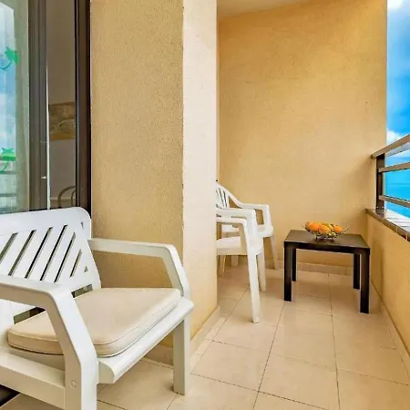 Attractive In Adeje With Garden شقة
